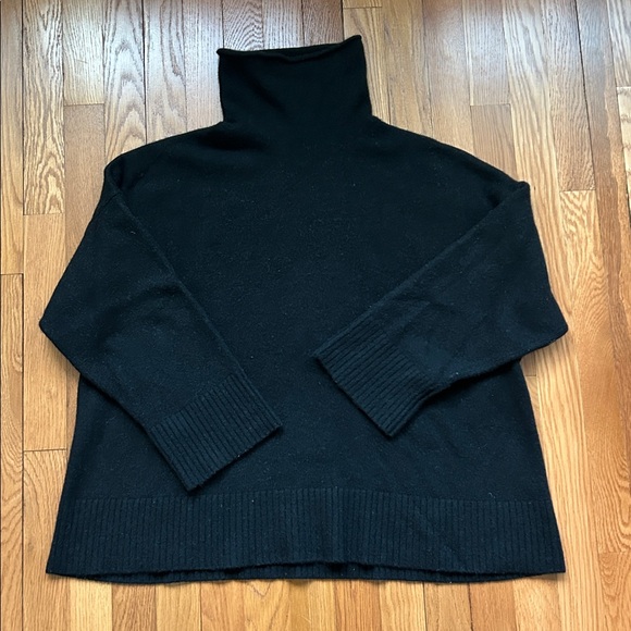 Lafayette 148 Black Turtleneck cashmere boxy Sweater 3/4 length sleeve - Picture 4 of 8
